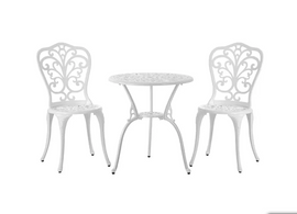 Outdoor dining set